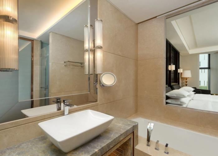 Sheraton Changchun Jingyuetan Hotel