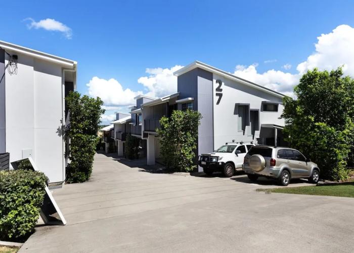 MARJ12- Stylish and Spacious Apartment