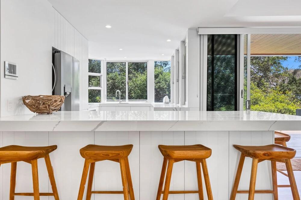 фото Exceptional Mooloolaba Beach Apt-Beach01