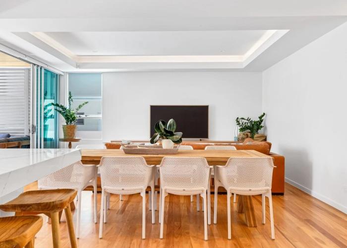 Exceptional Mooloolaba Beach Apt-Beach01