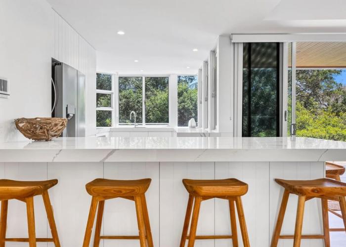 Exceptional Mooloolaba Beach Apt-Beach01