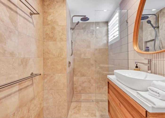 Exceptional Mooloolaba Beach Apt-Beach01