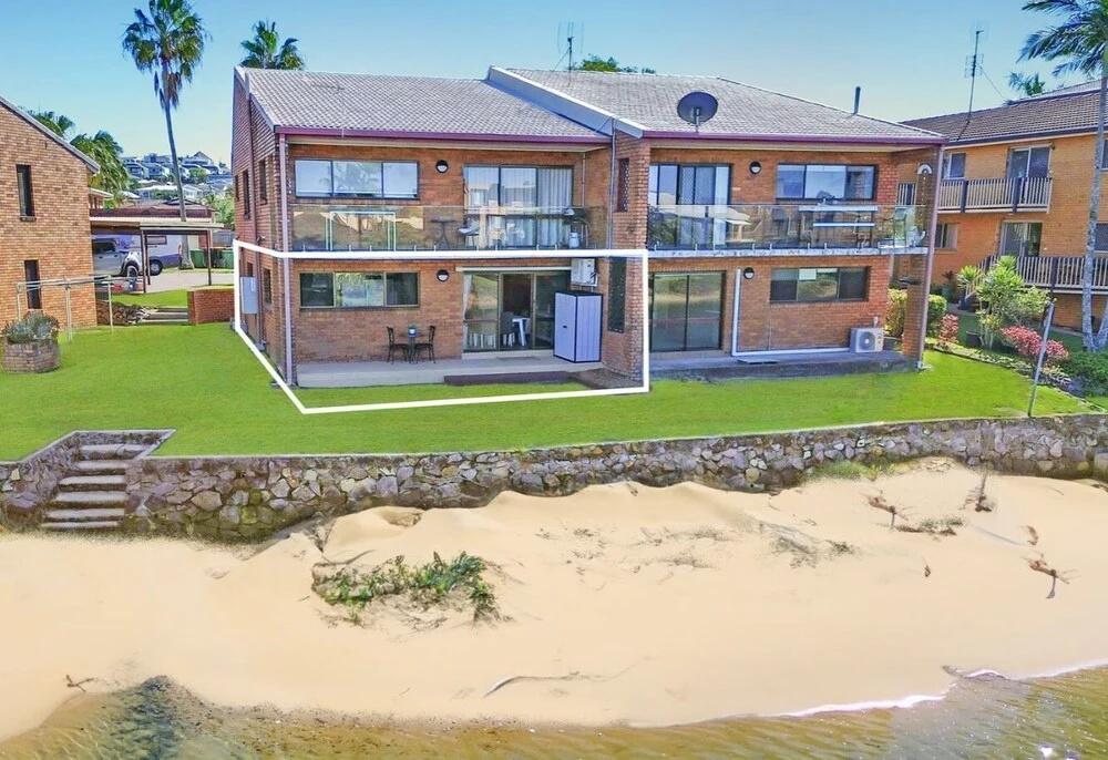 фото Barooga1- Mooloolaba Canal Front