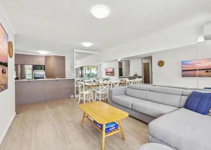 Spinnaker Apt 6- Mooloolaba Beach