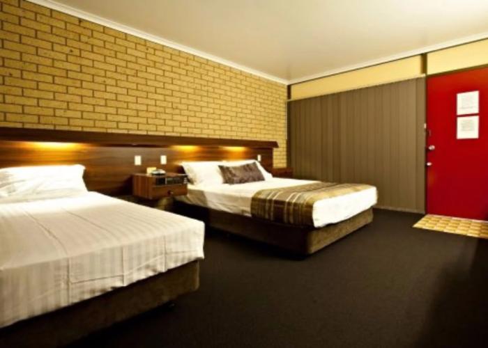 Sarina Motor Inn
