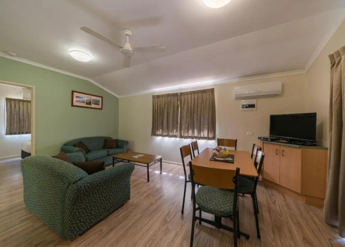 Capricorn Caves - Caravan Park