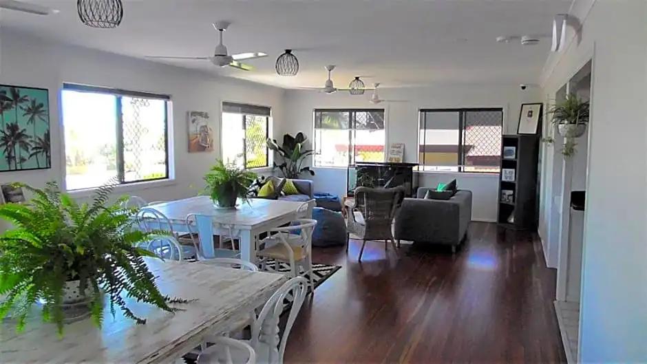 фото Yeppoon Beachhouse - Hostel