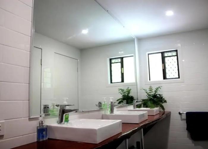 Yeppoon Beachhouse - Hostel