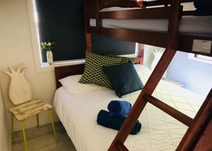 Yeppoon Beachhouse - Hostel