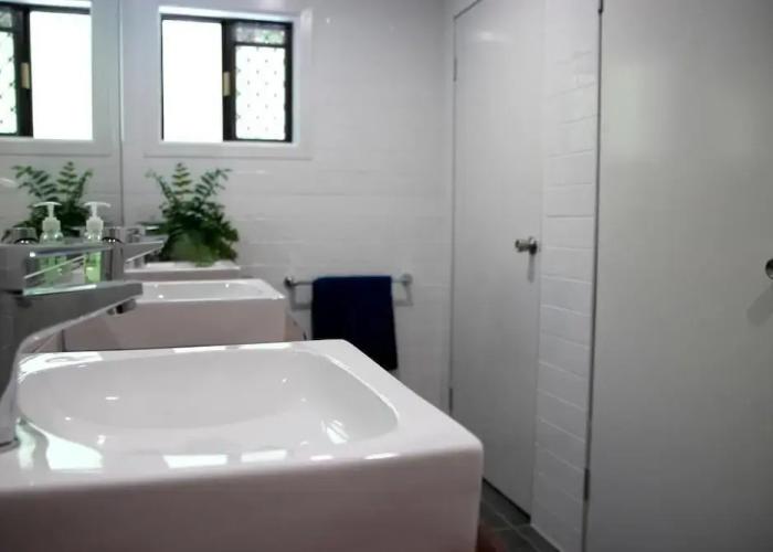 Yeppoon Beachhouse - Hostel