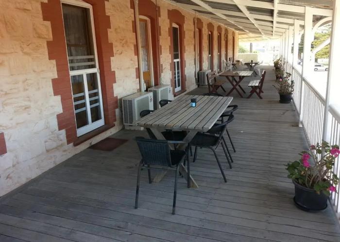 Sonbern Lodge Motel