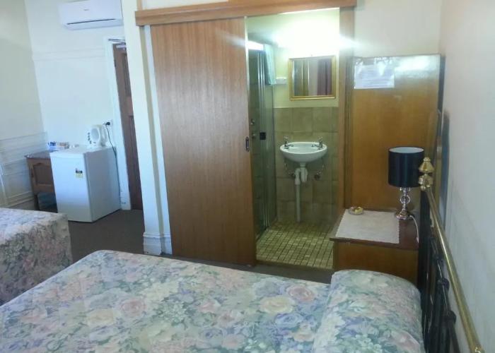 Sonbern Lodge Motel