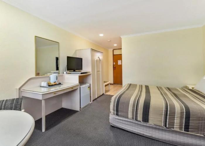 William Macintosh Motor Lodge