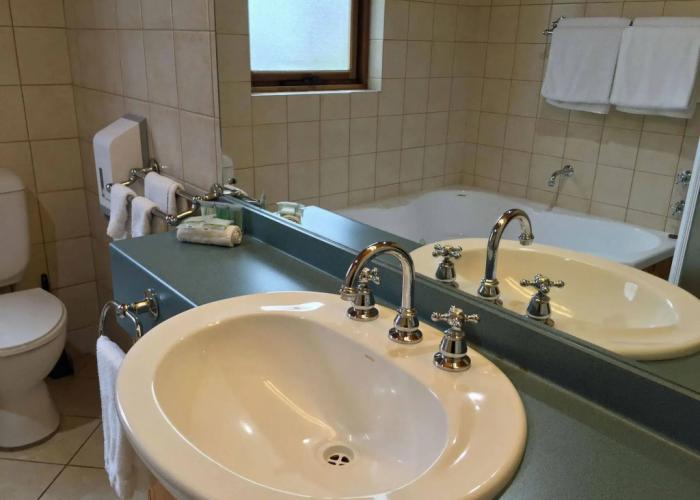 Coonawarra Place Motor Inn