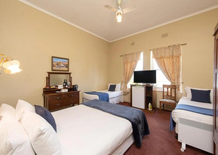 Anchorage Seafront Hotel