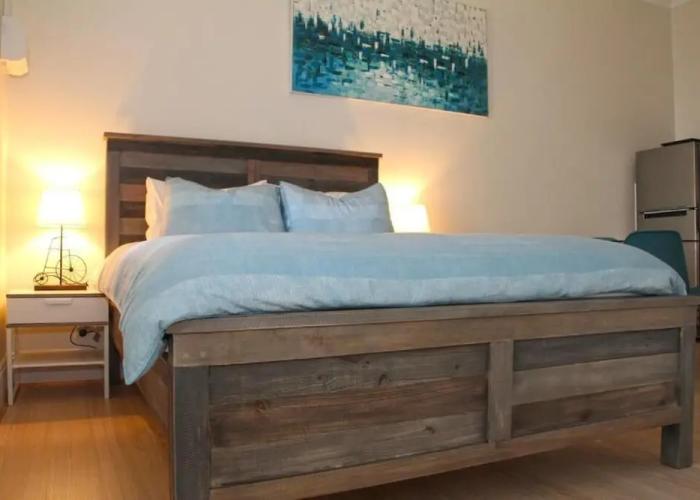 Smugglers Inn Studio Apartments