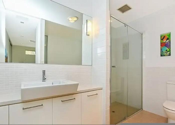Breeze Beachfront Apartment no 1 - First Floor