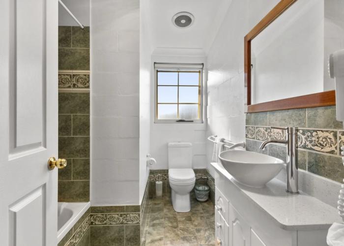 Swansea Cottages & Lodge Suites