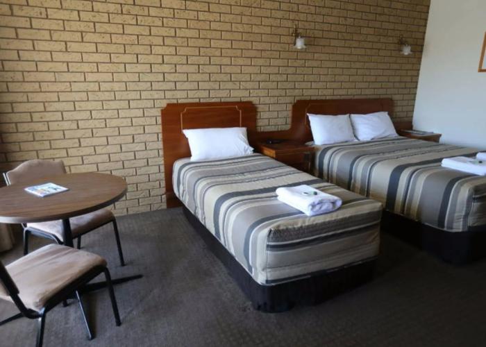 Manifold Motor Inn