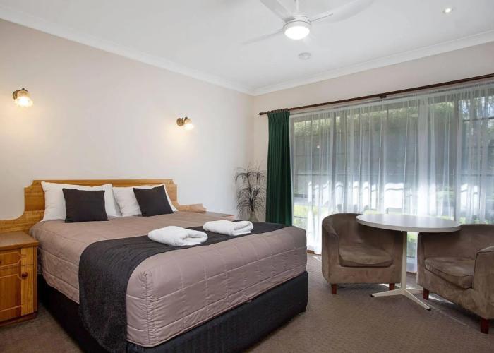 Manifold Motor Inn