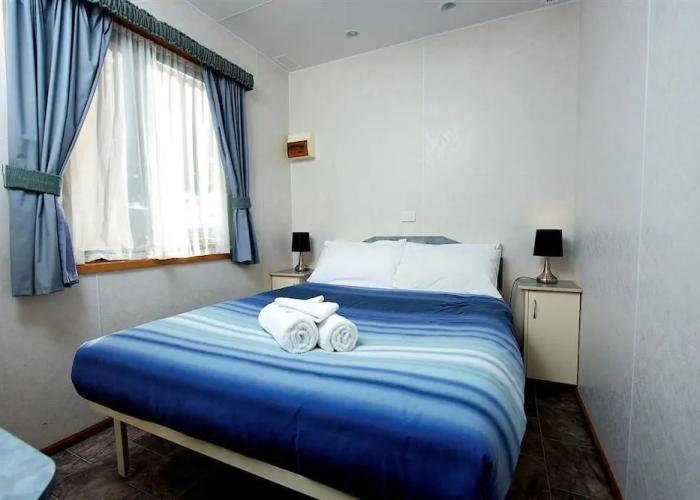 Lakes And Craters Holiday Park