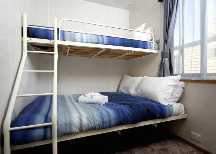 Lakes And Craters Holiday Park