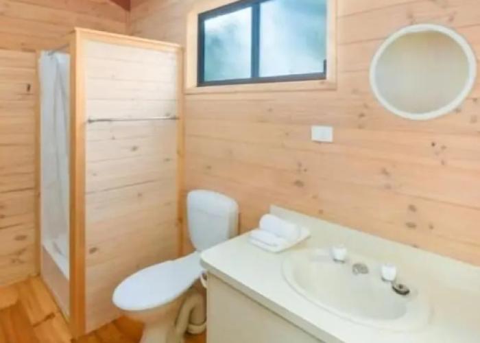 Lakes And Craters Holiday Park