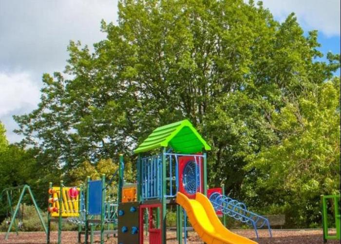Lakes And Craters Holiday Park