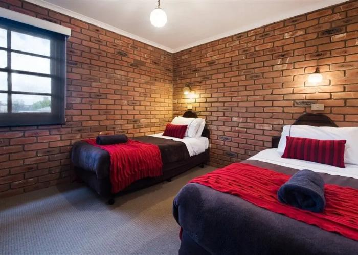 Castlemaine Colonial Motel and Apartments