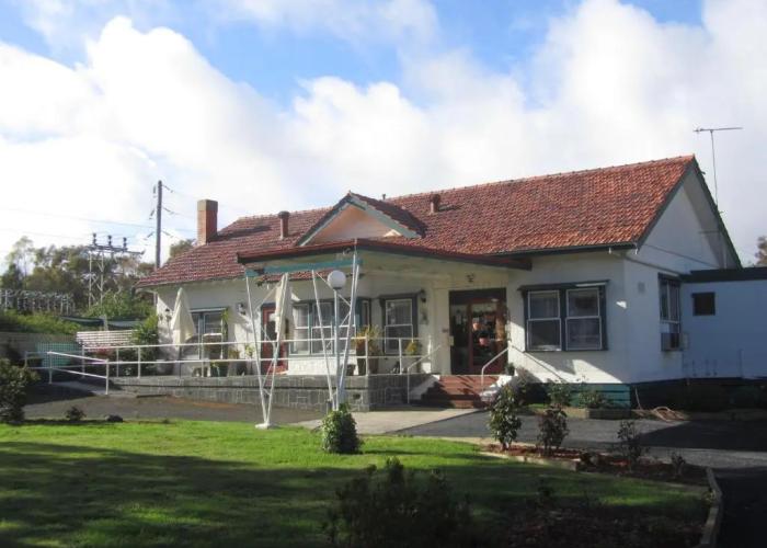 The Highlander Motel - 24HR Check In
