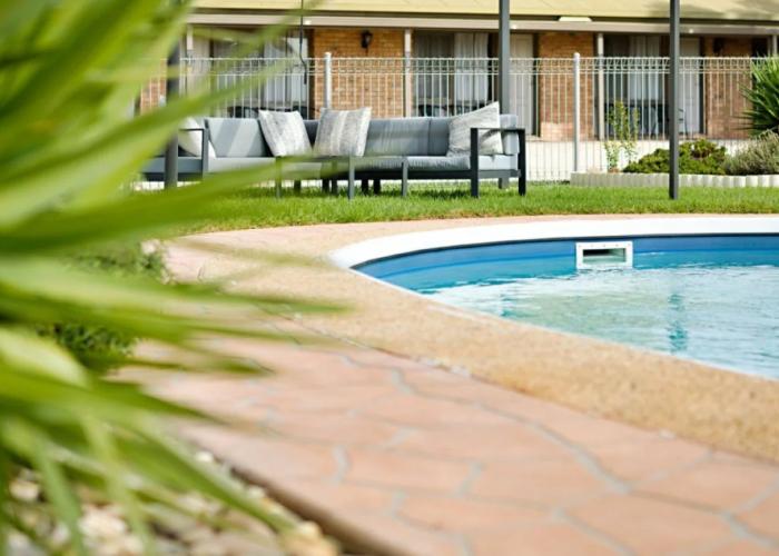 Statesman Motor Inn