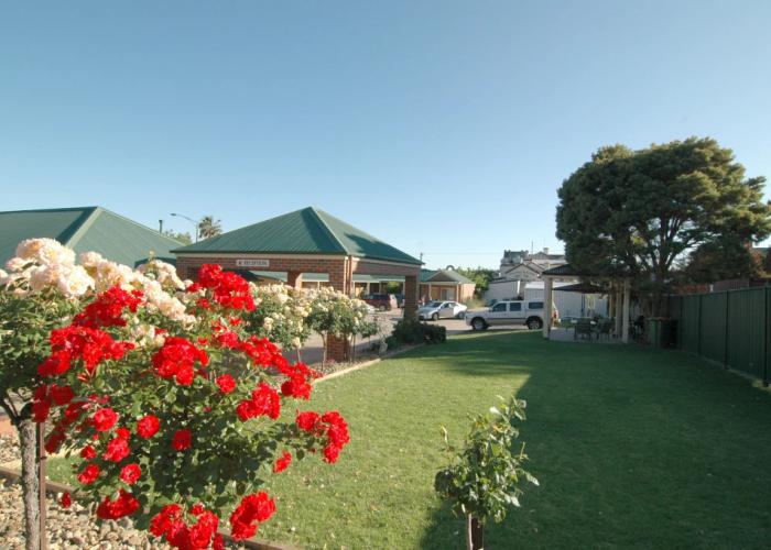 Poachers Paradise Motel