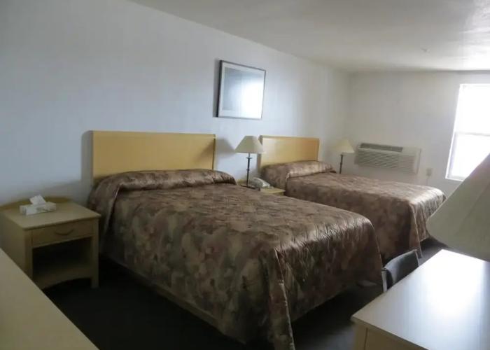 Lazy J Motel
