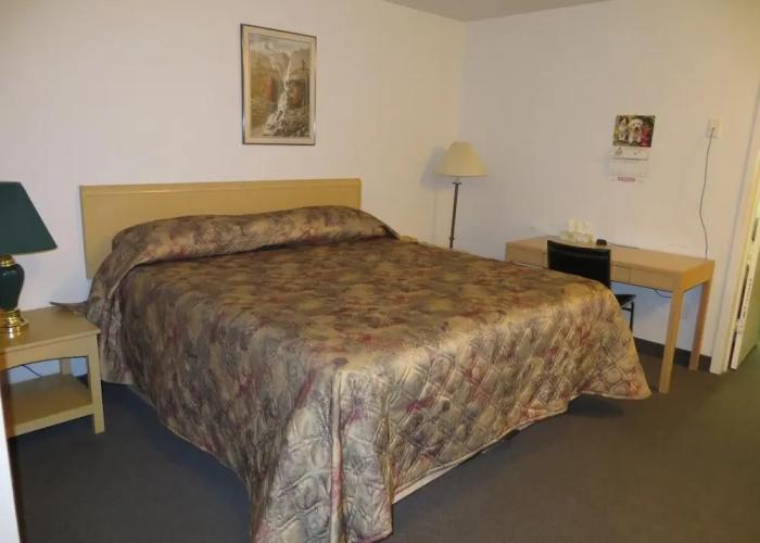 Lazy J Motel