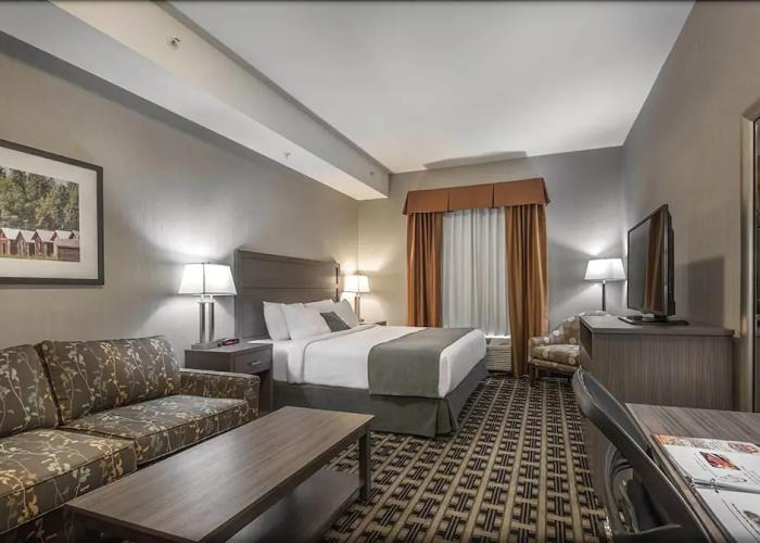 Timber Ridge Inn and Suites