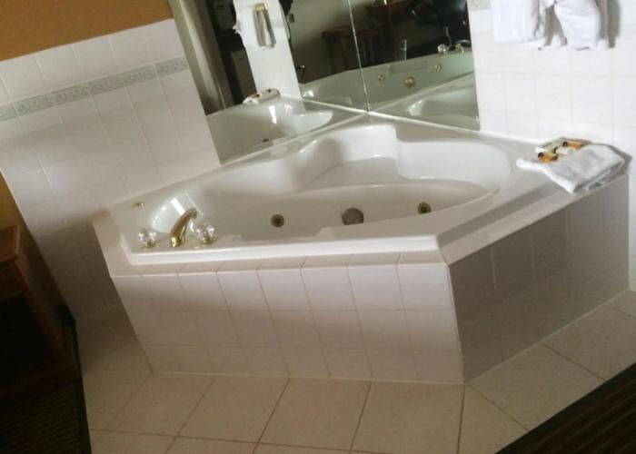 Foxwood Inn & Suites