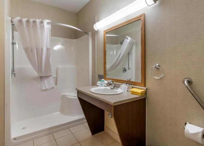 Devonian Hotel & Suites