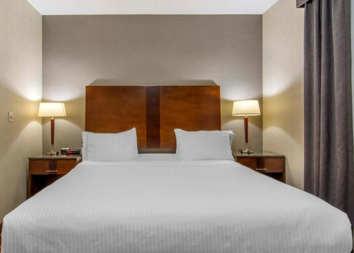 Devonian Hotel & Suites