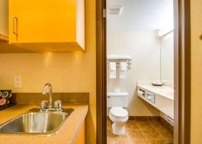 Peavine Inn And Suites High Prairie