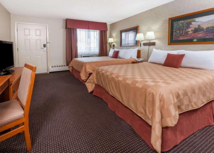 Stony Plain Inn and Suites