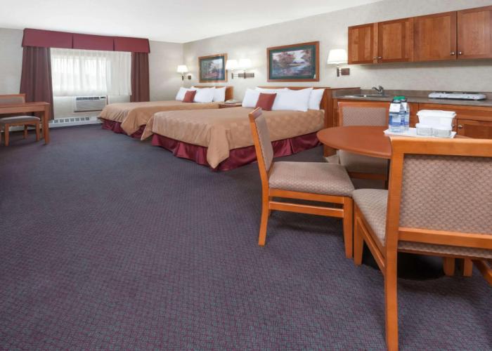 Stony Plain Inn and Suites