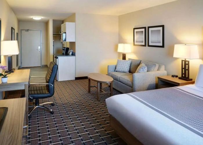 Pomeroy Inn And Suites Vermilion