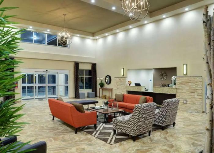 Pomeroy Inn And Suites Vermilion