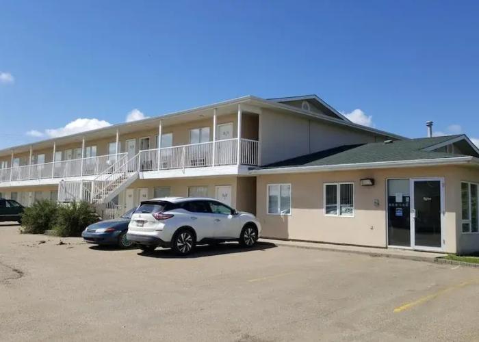 waintel studio-wainwright motel