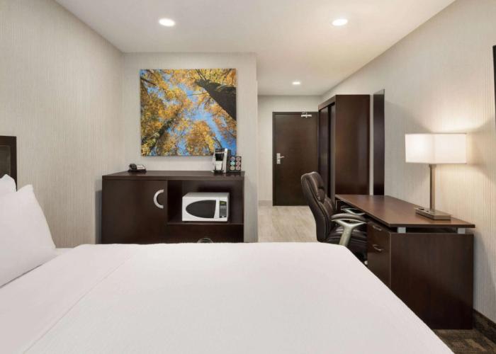 Days Inn by Wyndham Wainwright