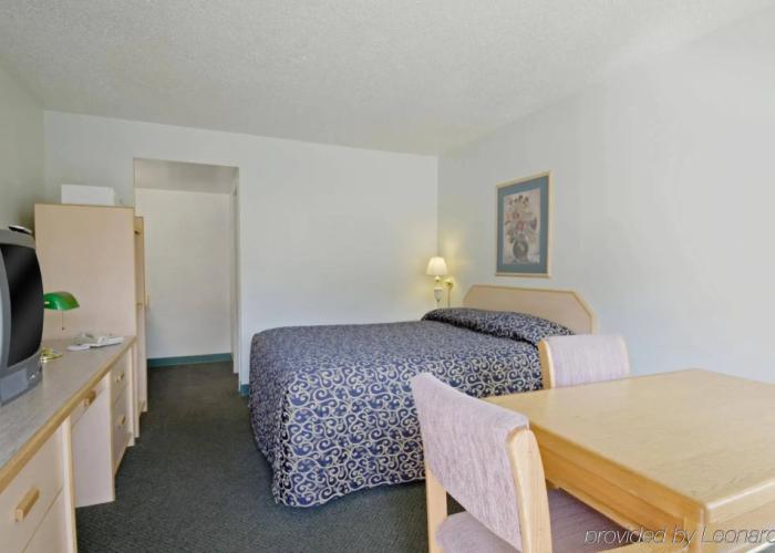 Canadas Best Value Desert Inn & Suites Cache Creek