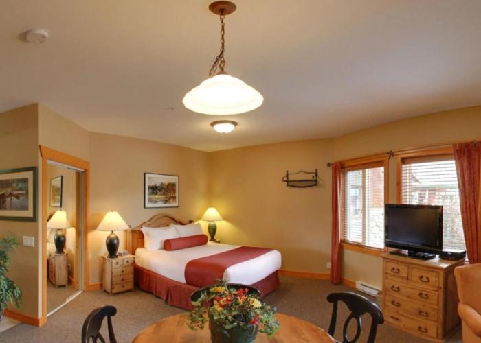 Lizard Creek Lodge
