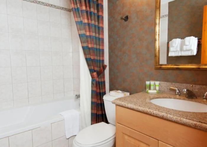 Lizard Creek Lodge