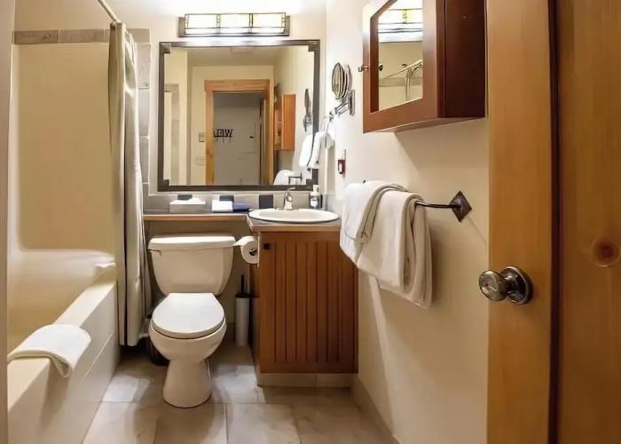 Timberline Lodges by Fernie Lodging Co
