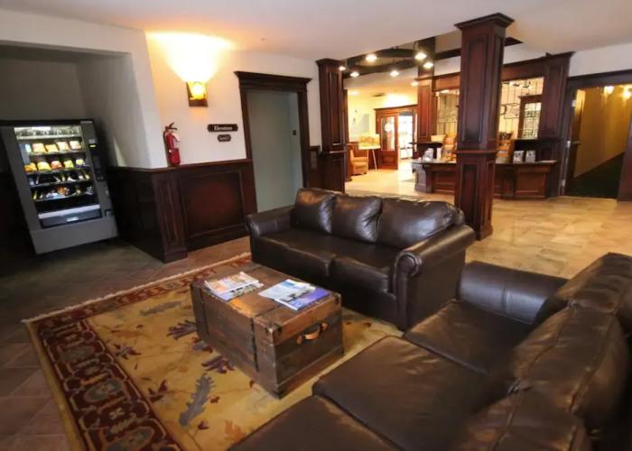 Timberline Lodges by Fernie Lodging Co